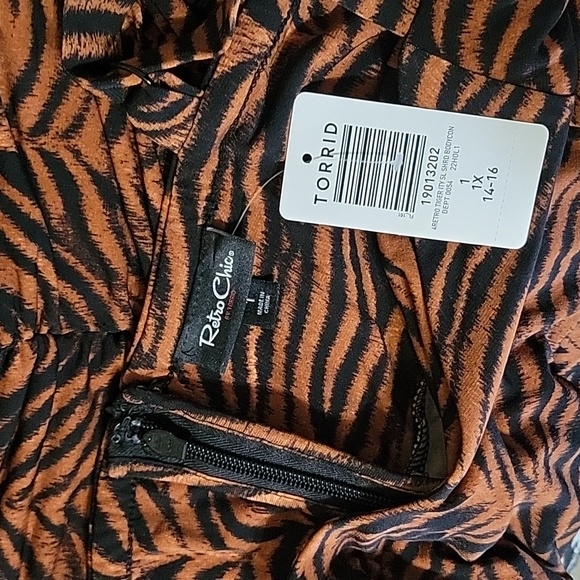 🖤Retro Shirred Bodycon Dress - Picture 5 of 6